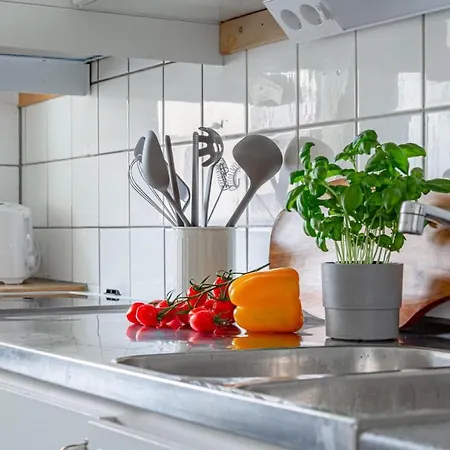 Apartment Newly Furnished Cozy Retreat For 6 In Sodermalm *