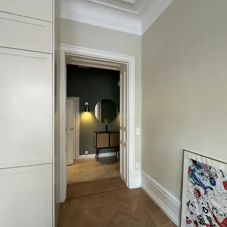 Lägenhet Lyxig Arkitektritad Laegenhet