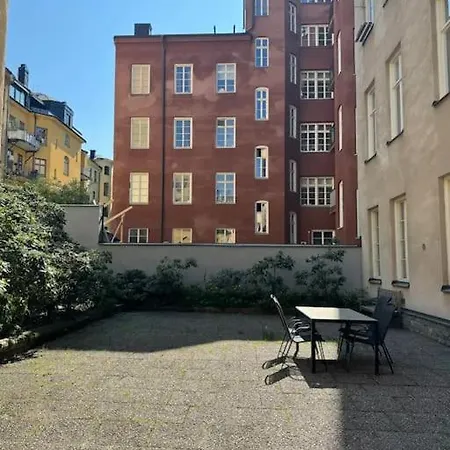 Lyxig Arkitektritad Laegenhet * Stockholm