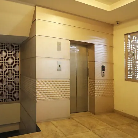 Hotel Collection O Laj Regency