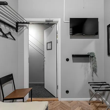 Hostel Kallhaellsbaden Strandhotell