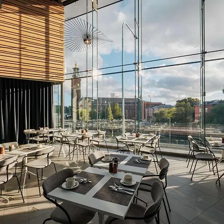 Radisson Blu Waterfront Hotel,