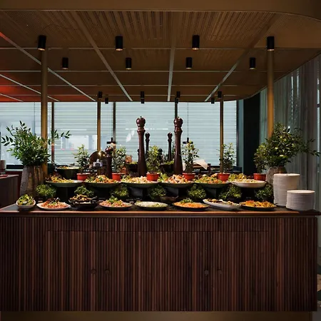 Radisson Blu Waterfront Hotel, Отель 4*