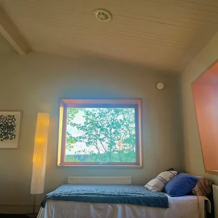 Holiday home Mysigt Sommarhus Med Havsutsikt Och Bastu