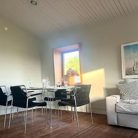 Mysigt Sommarhus Med Havsutsikt Och Bastu Holiday home *