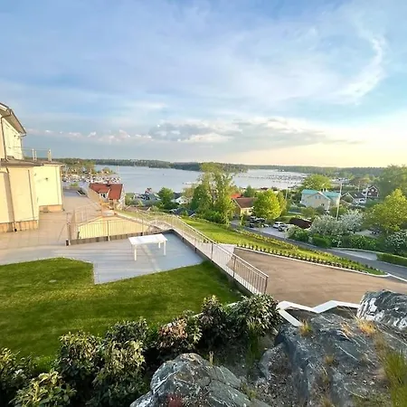 Mysigt Sommarhus Med Havsutsikt Och Bastu Stockholm