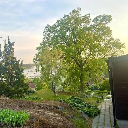 Holiday home Mysigt Sommarhus Med Havsutsikt Och Bastu Stockholm
