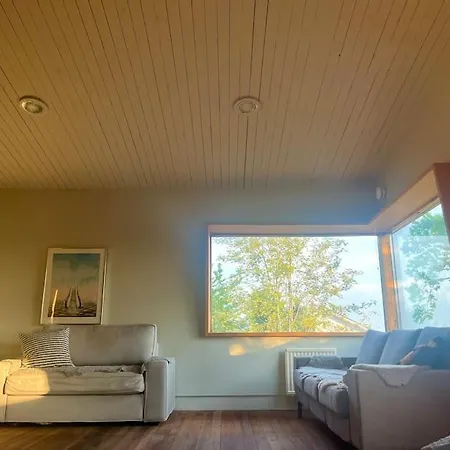 Mysigt Sommarhus Med Havsutsikt Och Bastu Holiday home