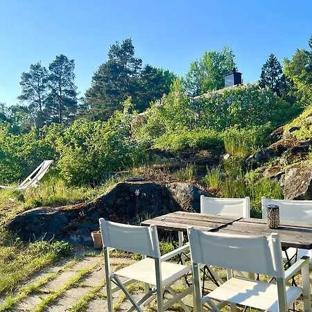 Mysigt Sommarhus Med Havsutsikt Och Bastu * Stockholm