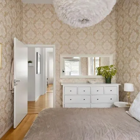 Med Enorm Takhoejd Apartment Stockholm