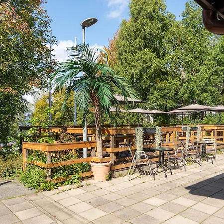 Kallhaellsbaden Strandhotell Hostel *