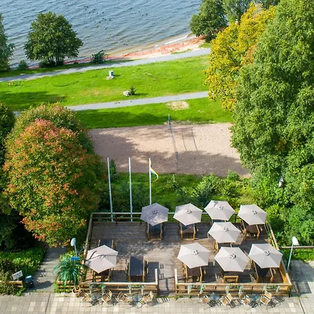 Kallhaellsbaden Strandhotell *