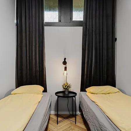 Hostel Kallhaellsbaden Strandhotell