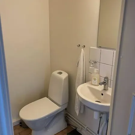 Cozy Between Airport&center - Up To 8 Person
