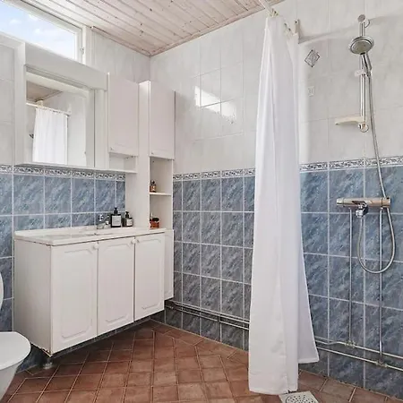 Cozy Between Airport&center - Up To 8 Person
