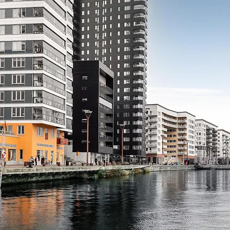 Stylish Waterfront Apartment