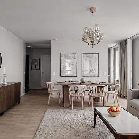 Stylish Waterfront *