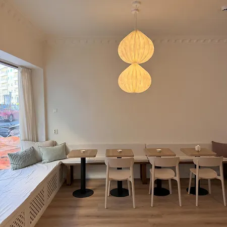 Nomad Hostel *