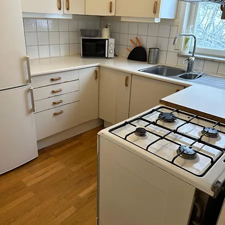 Flatin Erbjuder Laegenheter I Soedra * Stockholm