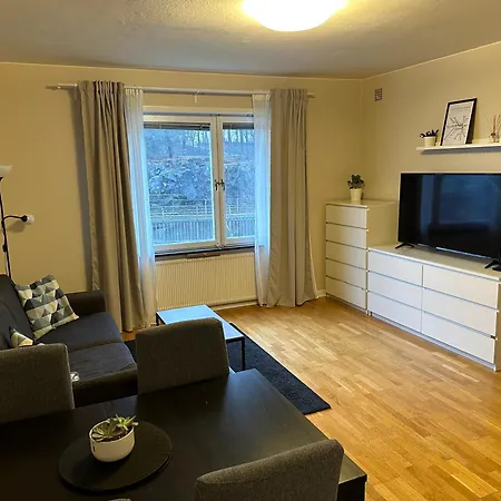 Flatin Erbjuder Laegenheter I Soedra Apartment Stockholm