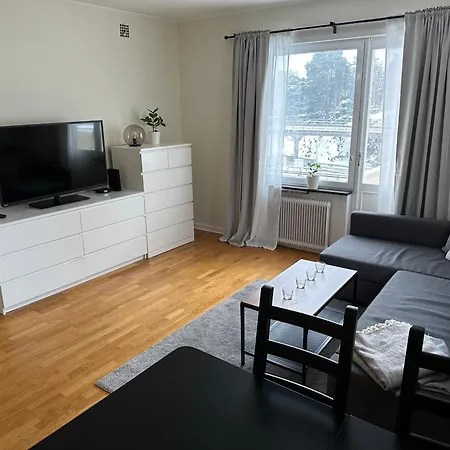 Flatin Erbjuder Laegenheter I Soedra * Stockholm