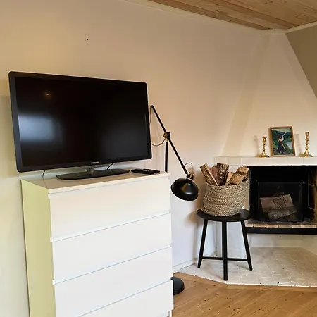 Apartment Coosy Authentic Swedish Wooden Apartment, 25 Min To City-own Entrance Stockholm