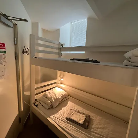 达拉加谭旅馆 旅馆 *