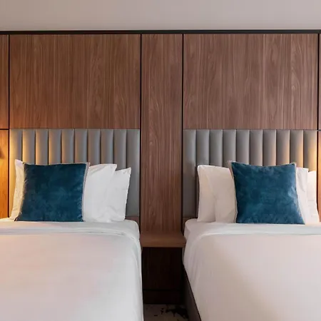 Voco - Kista By Ihg 4*