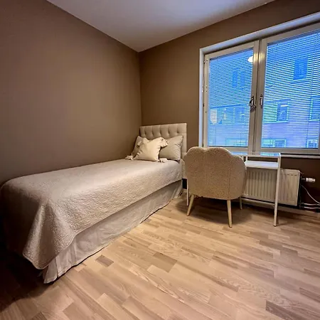 Laegenhet Naera Till Allt! Apartment