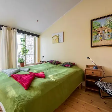 Bed & Breakfast Eco-village 12 Min From Stockholm