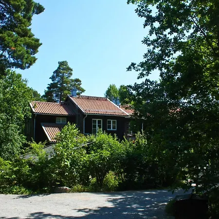 Bed & Breakfast Eco-village 12 Min From