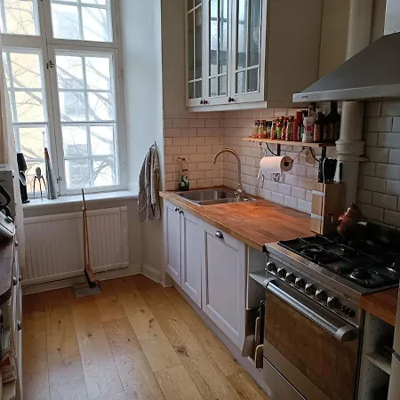 3 Bedroom In The Old Town With Bathtub! *