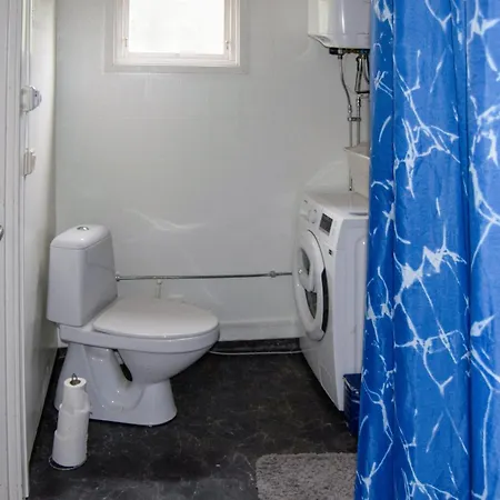 2 Bedroom Stunning In Holiday home Stockholm