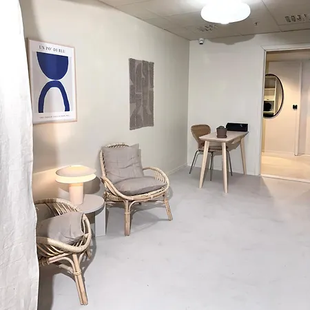 Nomad Gardet * Stockholm