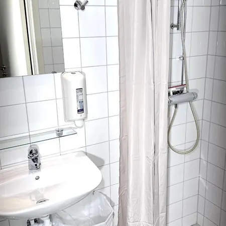 Nomad Gardet Hostel *