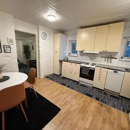 Close To The Metro And Nature Apartment *
