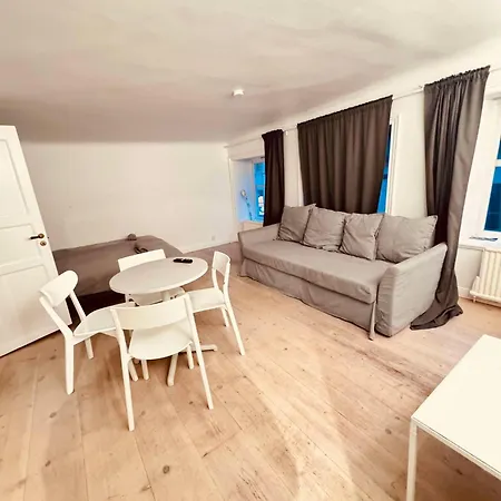 Need In Old Town Apartment