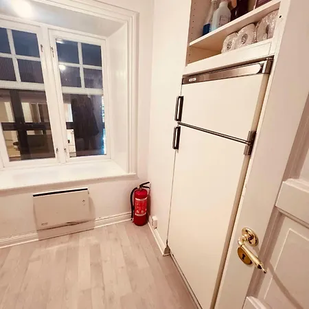 Need In Old Town Apartment