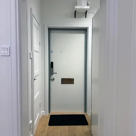 Charming Studio, 10 Min Walk To Train Station Apartment Stockholm