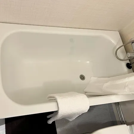 Charming Studio, 10 Min Walk To Train Station *
