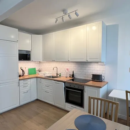 Charming Studio, 10 Min Walk To Train Station *