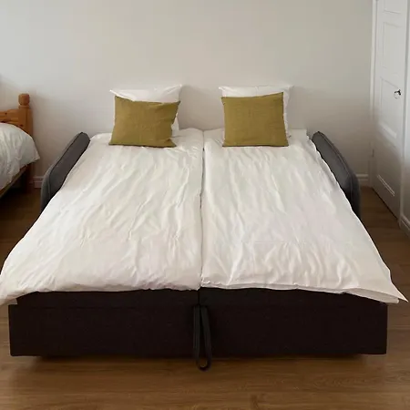 Apartment Charming Studio, 10 Min Walk To Train Station Stockholm