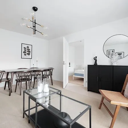 Urban Oasis On Sodermalm Sleeps Six Apartment *