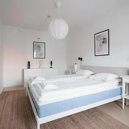 Urban Oasis On Sodermalm Sleeps Six Apartment *
