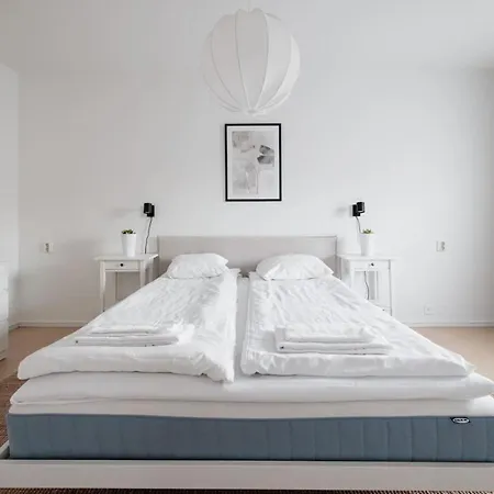 Apartment Urban Oasis On Sodermalm Sleeps Six Stockholm