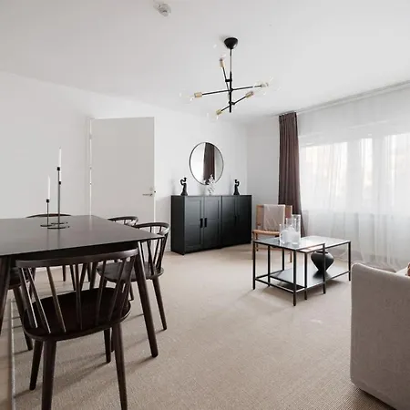 Apartment Urban Oasis On Sodermalm Sleeps Six *