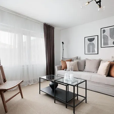 Urban Oasis On Sodermalm Sleeps Six Apartment *