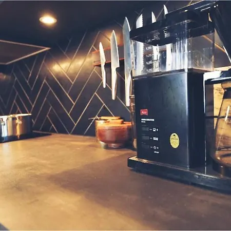 Apartment Stylish Fotsteps To Restaurants And Close To The *