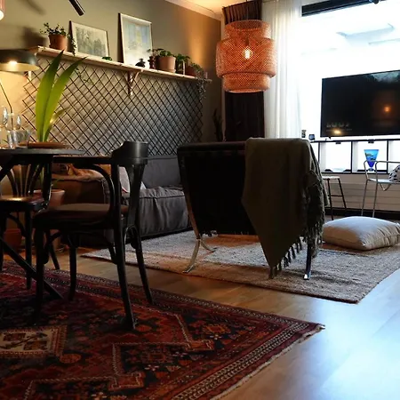 Apartment Stylish Fotsteps To Restaurants And Close To The Stockholm