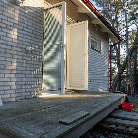 Family Friendly - 6 Bedrooms